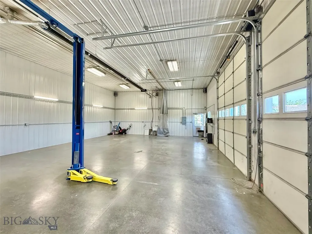 511 Table Mountain Road Gallatin Gateway MT 59730