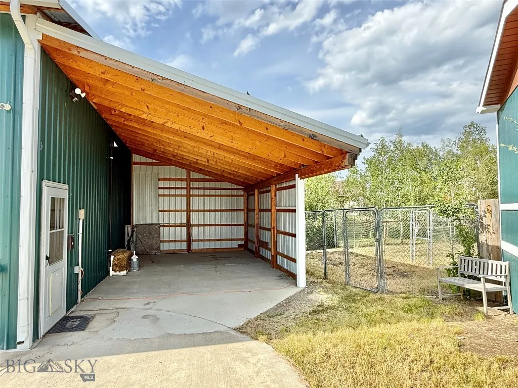 511 Table Mountain Road Gallatin Gateway MT 59730