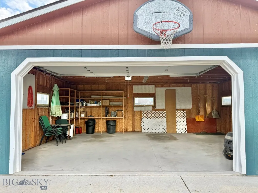 511 Table Mountain Road Gallatin Gateway MT 59730