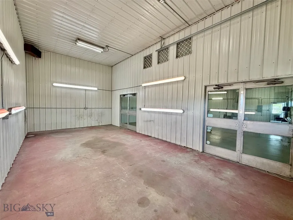 511 Table Mountain Road Gallatin Gateway MT 59730