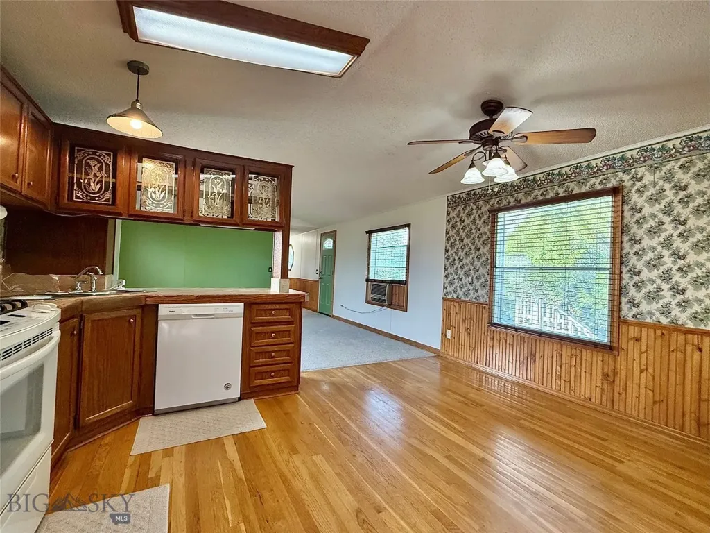511 Table Mountain Road Gallatin Gateway MT 59730