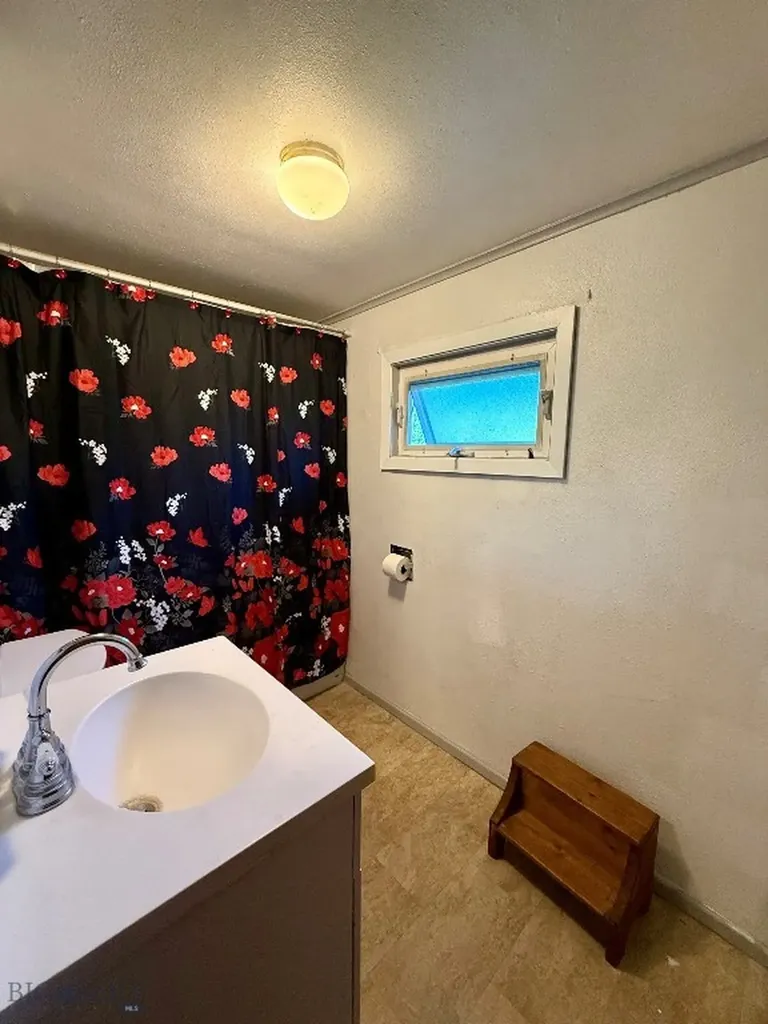 904 Bielenberg Street Deer Lodge MT 59722