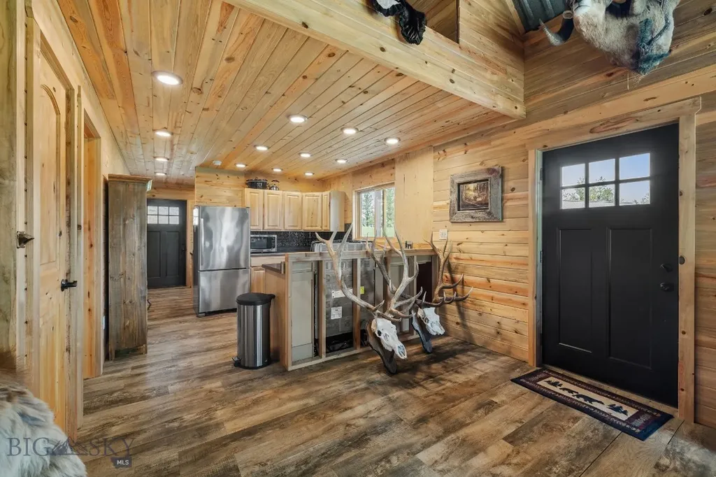 2920 79 Trail Roy MT 59471