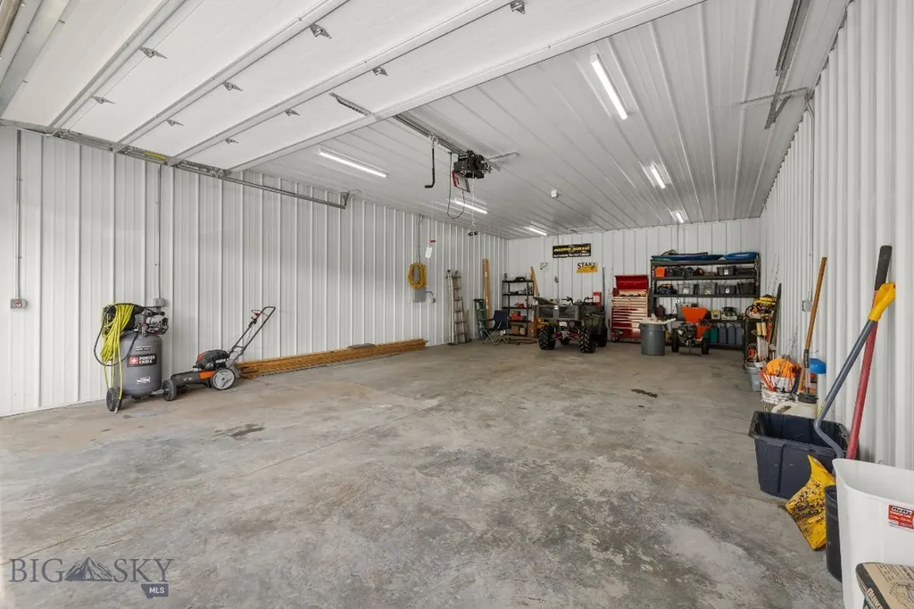 2920 79 Trail Roy MT 59471