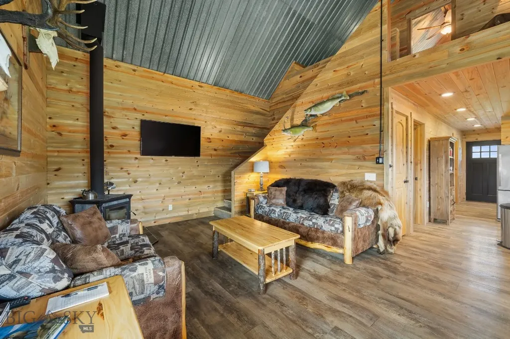 2920 79 Trail Roy MT 59471