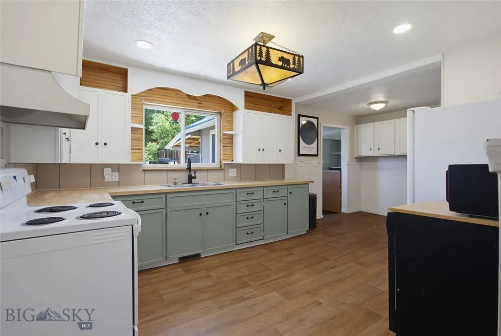 817 Evans Butte MT 59701