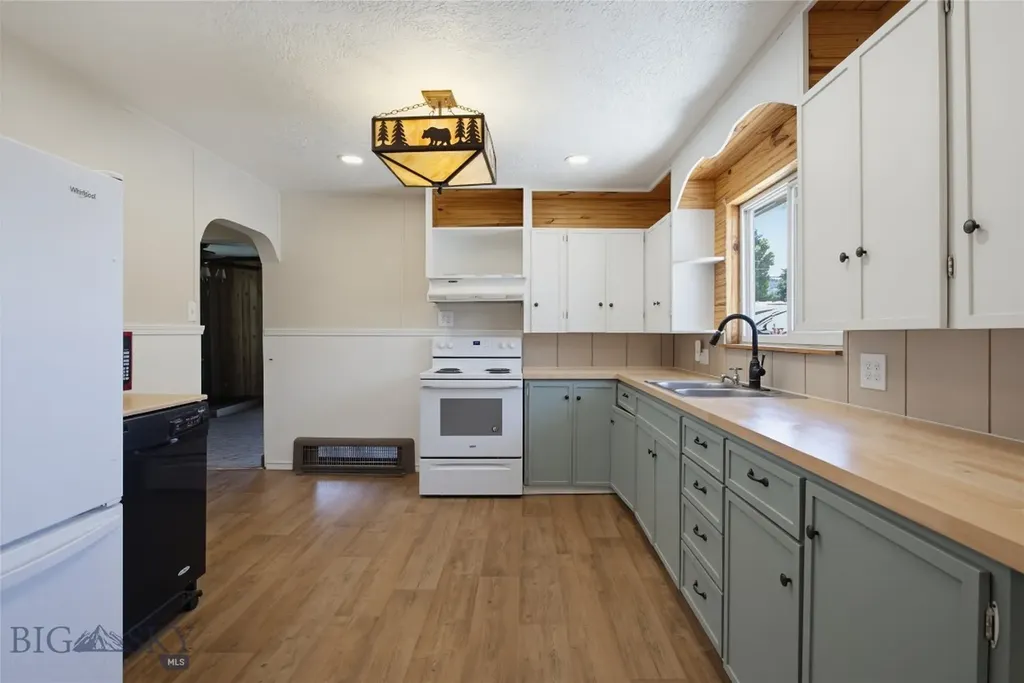 817 Evans Butte MT 59701