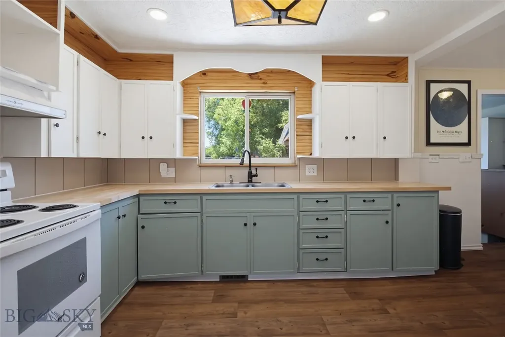 817 Evans Butte MT 59701