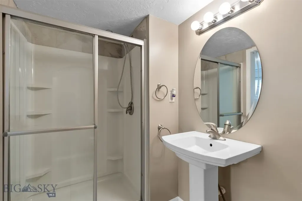 1206 S Pinecrest Drive Bozeman MT 59715