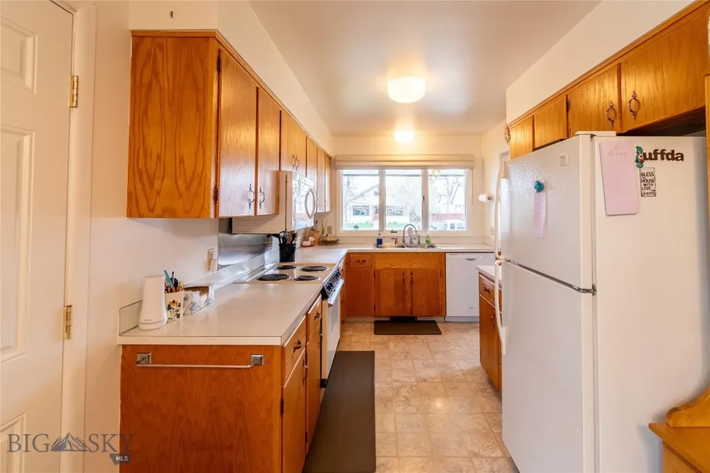 610 Mcleod Big Timber MT 59011