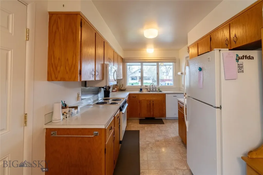 610 Mcleod Big Timber MT 59011