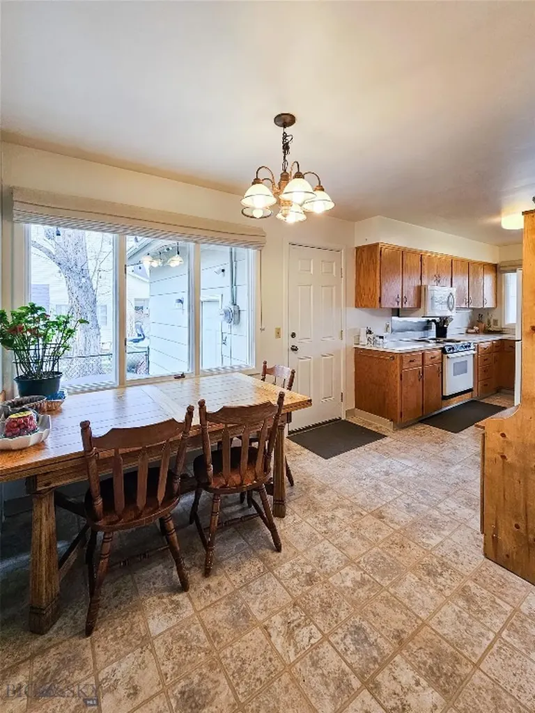 610 Mcleod Big Timber MT 59011