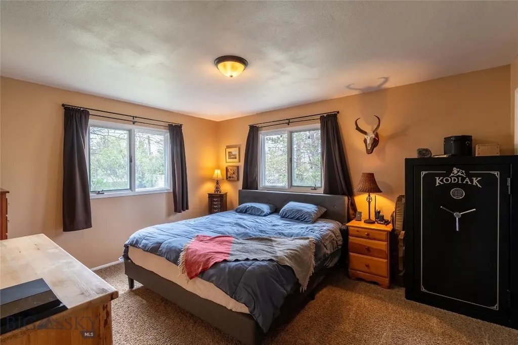 610 Mcleod Big Timber MT 59011