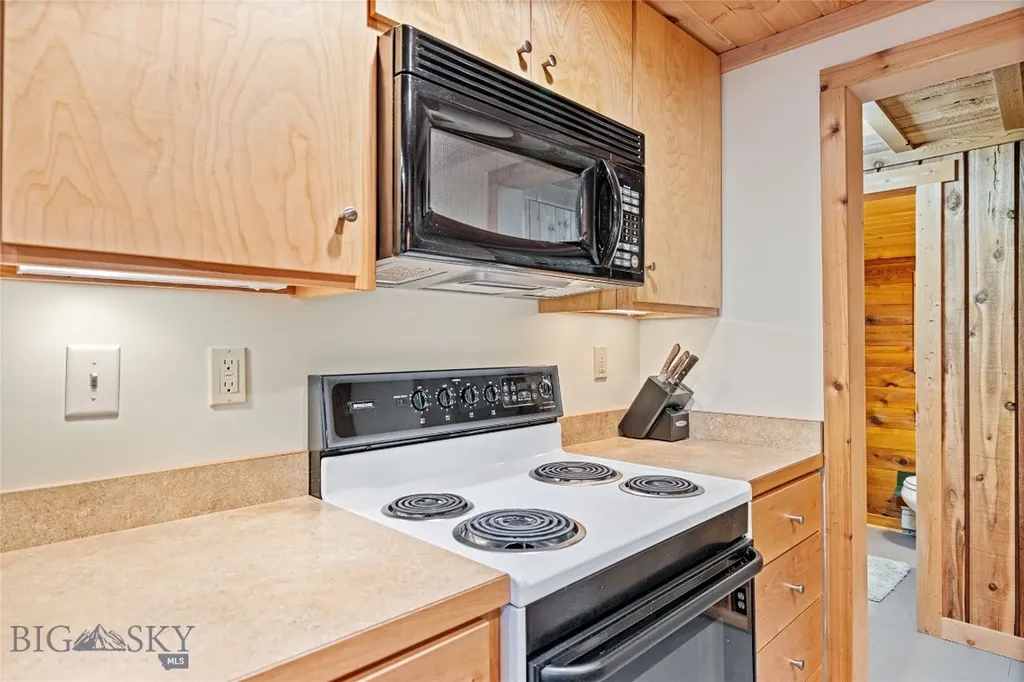 63921 Gallatin Road Gallatin Gateway MT 59730