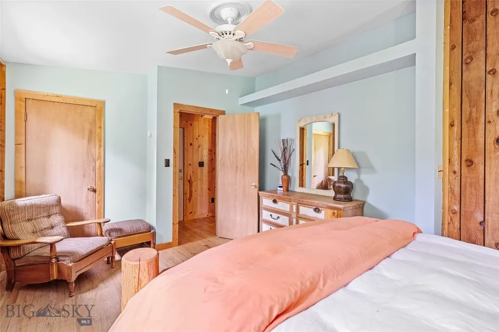 63921 Gallatin Road Gallatin Gateway MT 59730