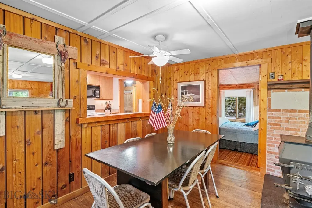 63921 Gallatin Road Gallatin Gateway MT 59730