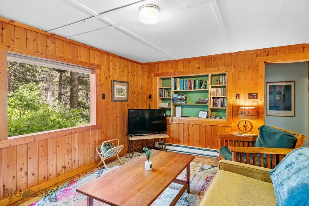 63921 Gallatin Road Gallatin Gateway MT 59730