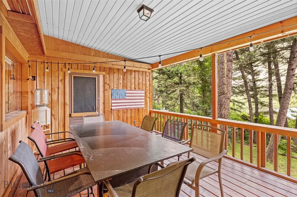 63921 Gallatin Road Gallatin Gateway MT 59730