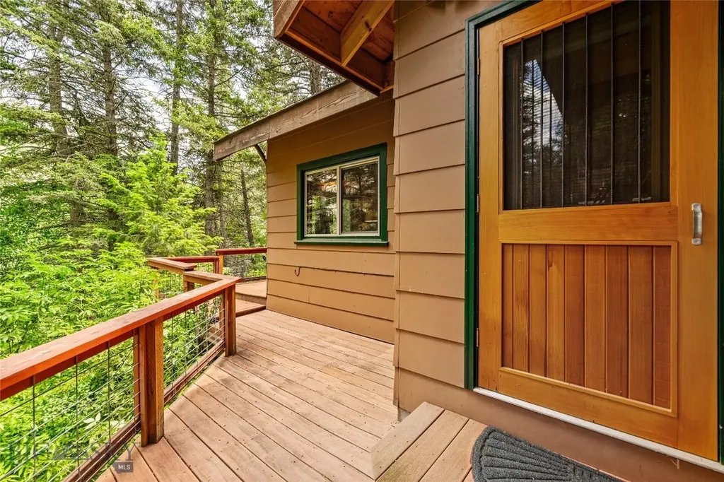 63921 Gallatin Road Gallatin Gateway MT 59730