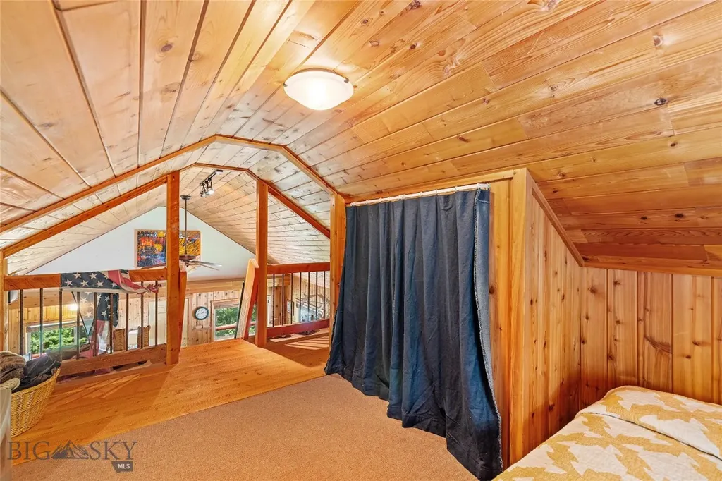 63921 Gallatin Road Gallatin Gateway MT 59730