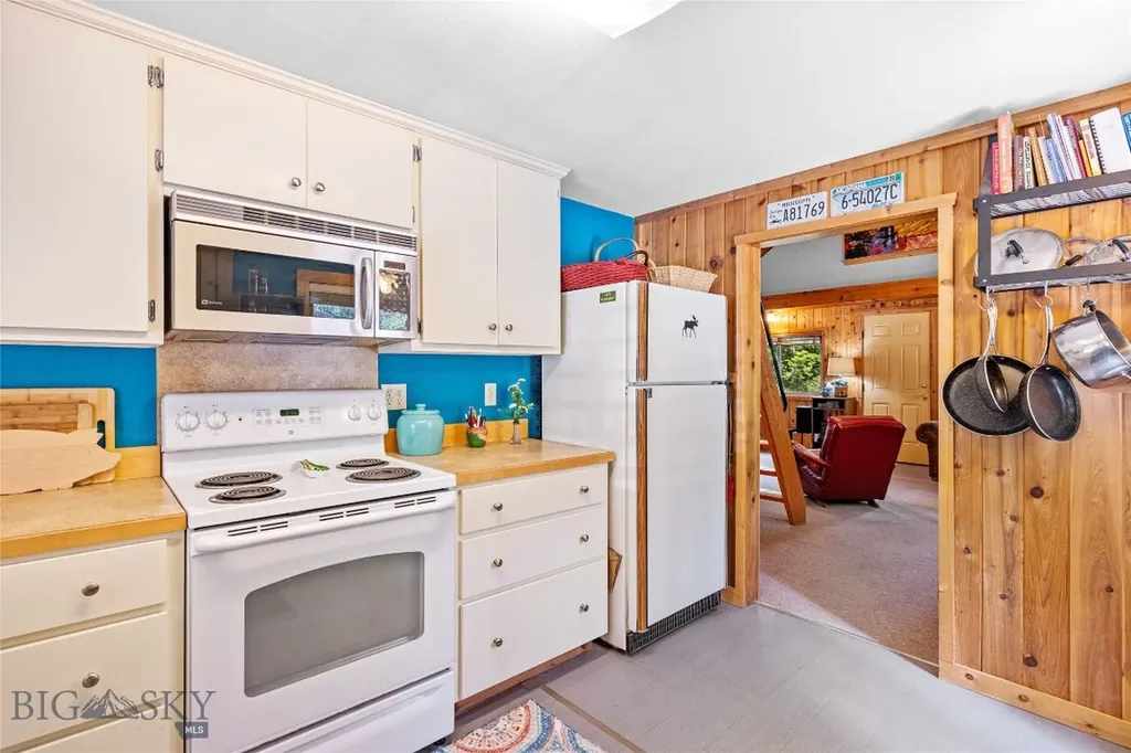 63921 Gallatin Road Gallatin Gateway MT 59730