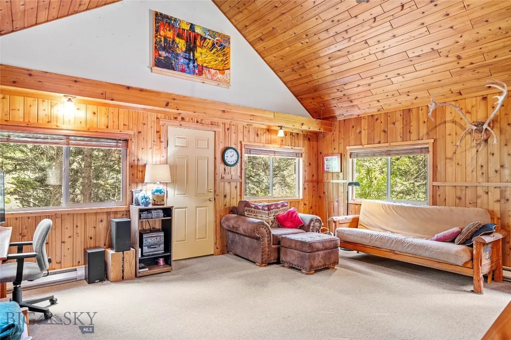 63921 Gallatin Road Gallatin Gateway MT 59730
