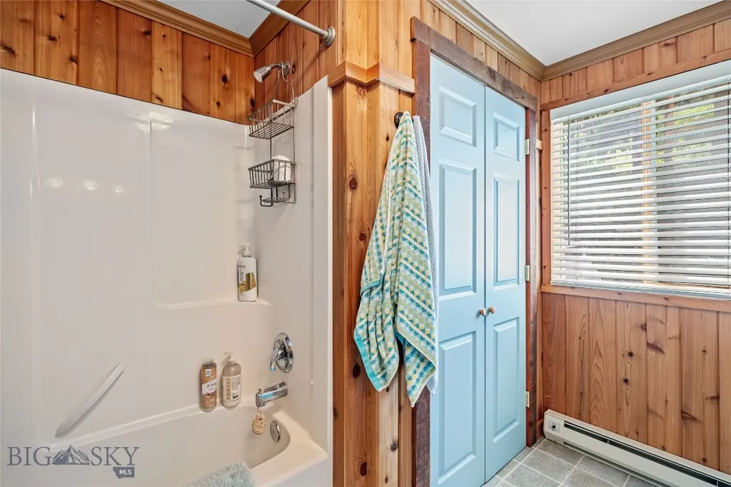 63921 Gallatin Road Gallatin Gateway MT 59730
