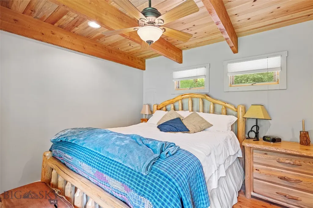 63921 Gallatin Road Gallatin Gateway MT 59730