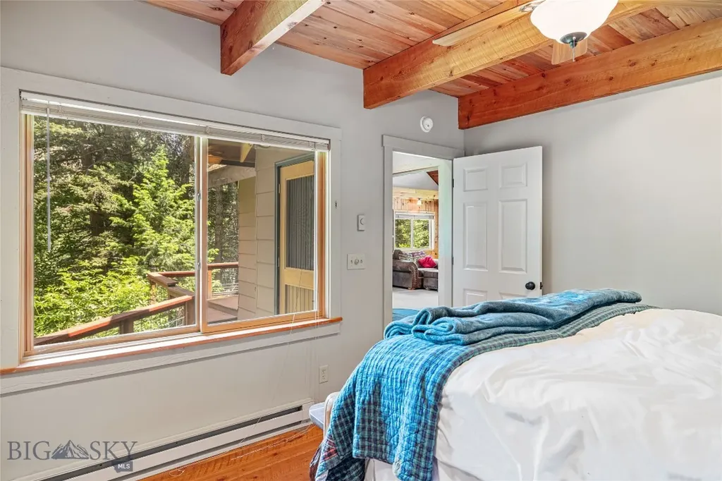 63921 Gallatin Road Gallatin Gateway MT 59730