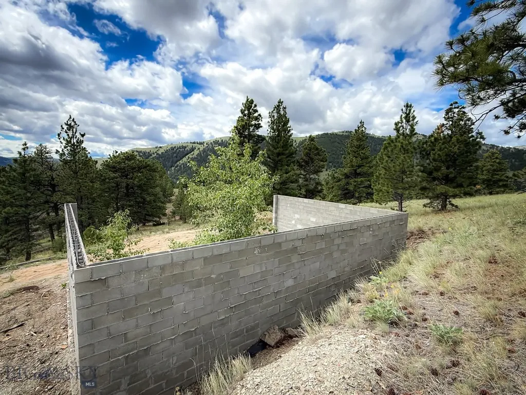 2270 Lynx Trail Drive Wolf Creek MT 59648