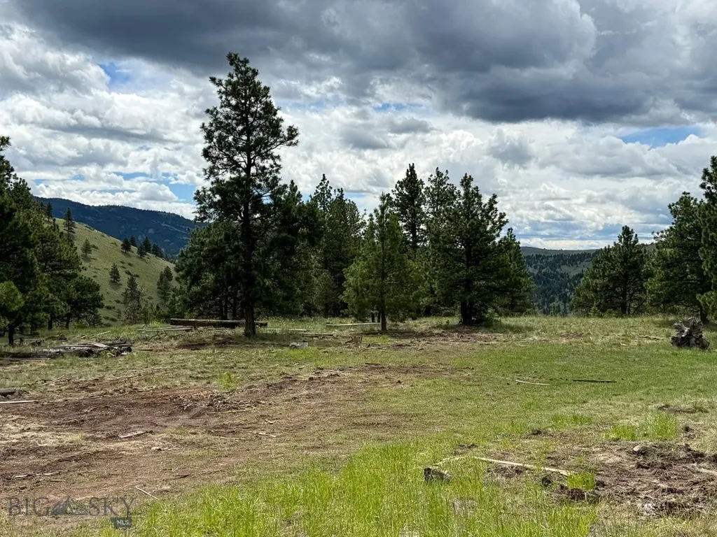 2270 Lynx Trail Drive Wolf Creek MT 59648
