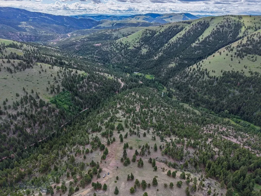 2270 Lynx Trail Drive Wolf Creek MT 59648