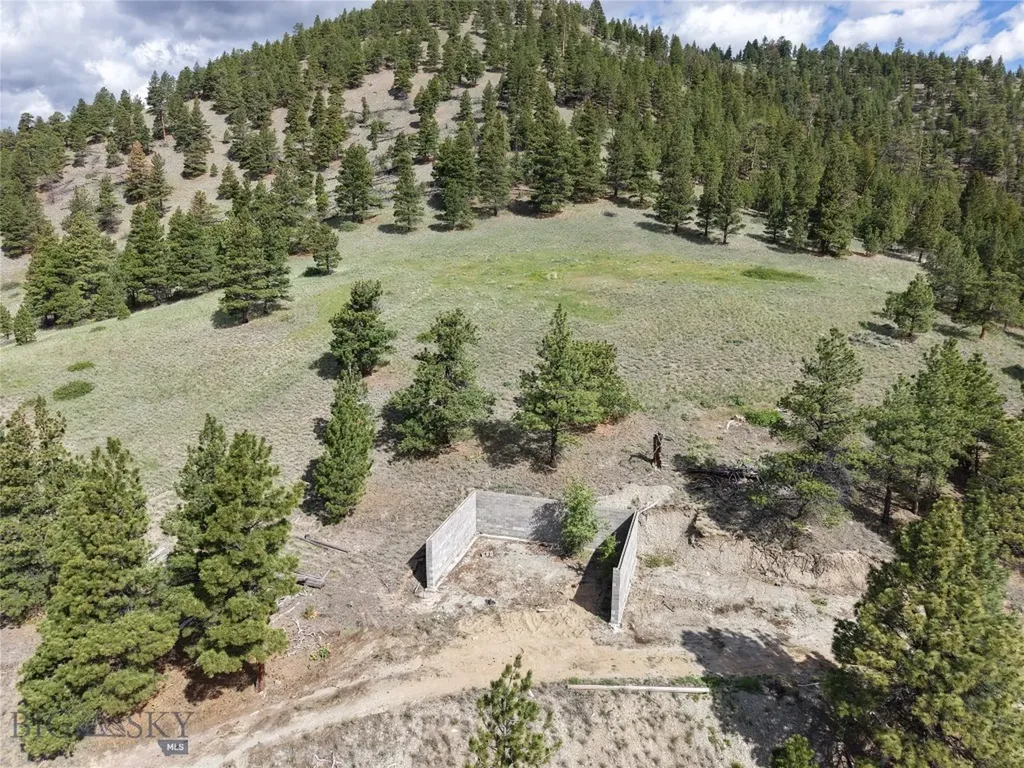 2270 Lynx Trail Drive Wolf Creek MT 59648