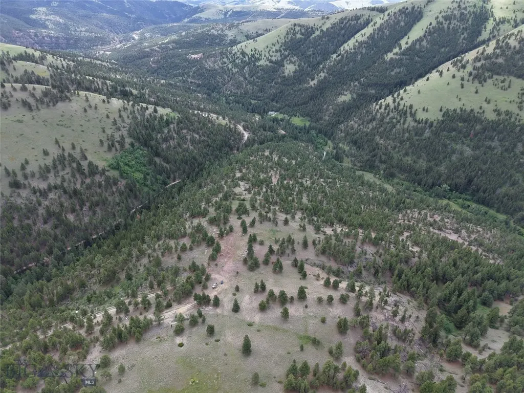2270 Lynx Trail Drive Wolf Creek MT 59648