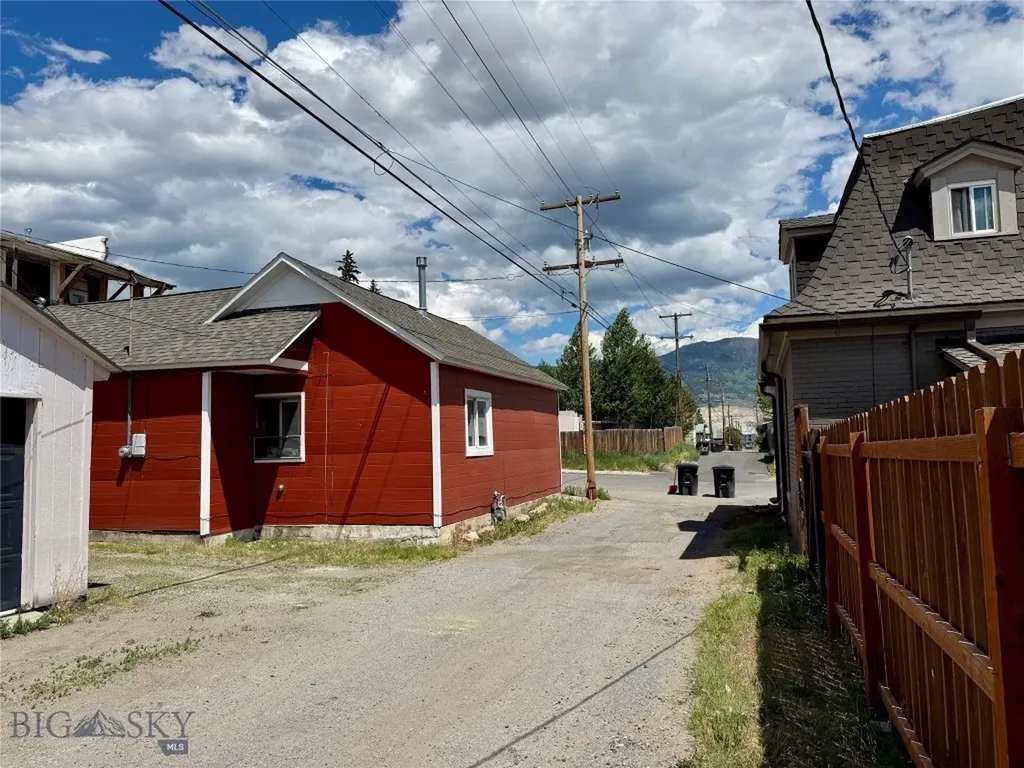 1017 Emma Street Butte MT 59701