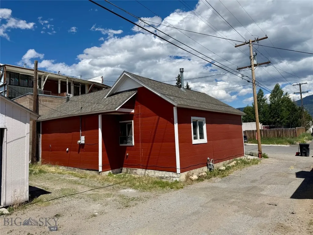 1017 Emma Street Butte MT 59701