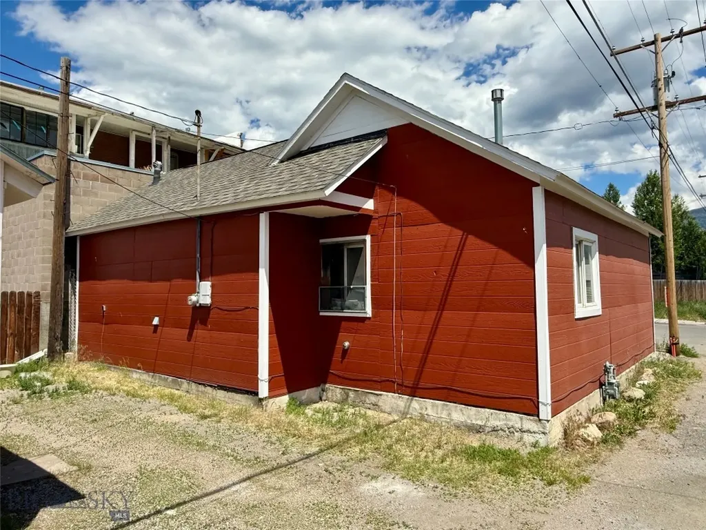 1017 Emma Street Butte MT 59701