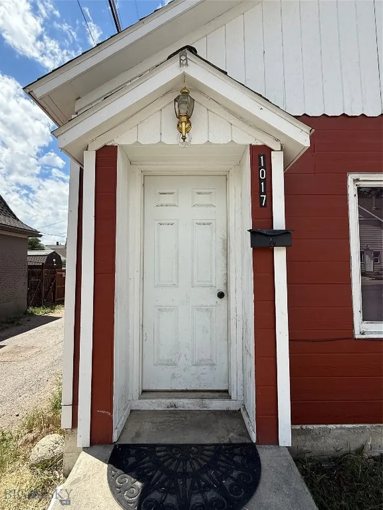 1017 Emma Street Butte MT 59701