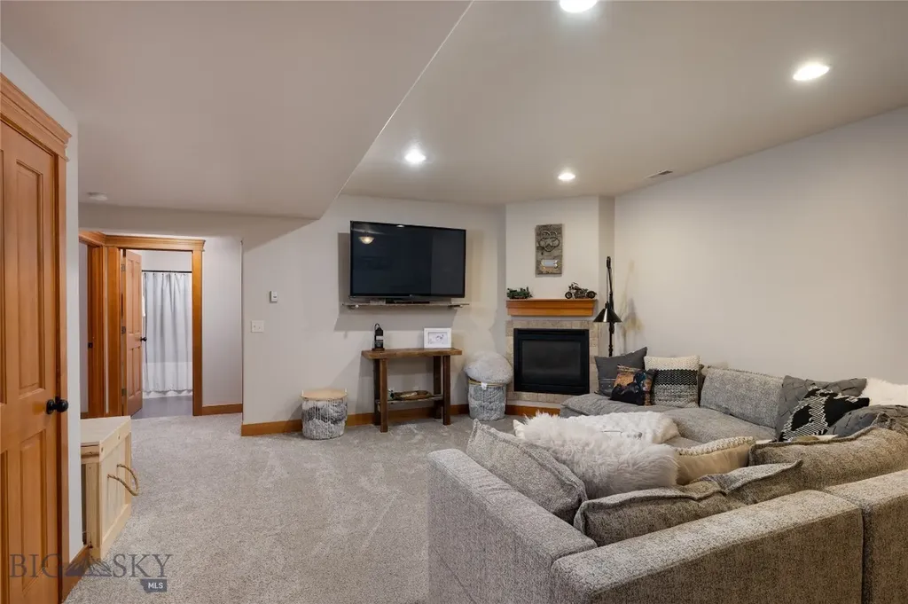 501 Red Barn Drive Belgrade MT 59714