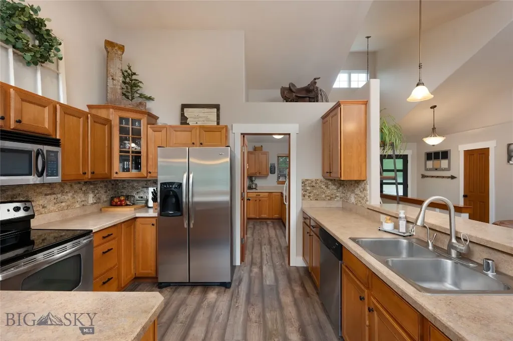 501 Red Barn Drive Belgrade MT 59714