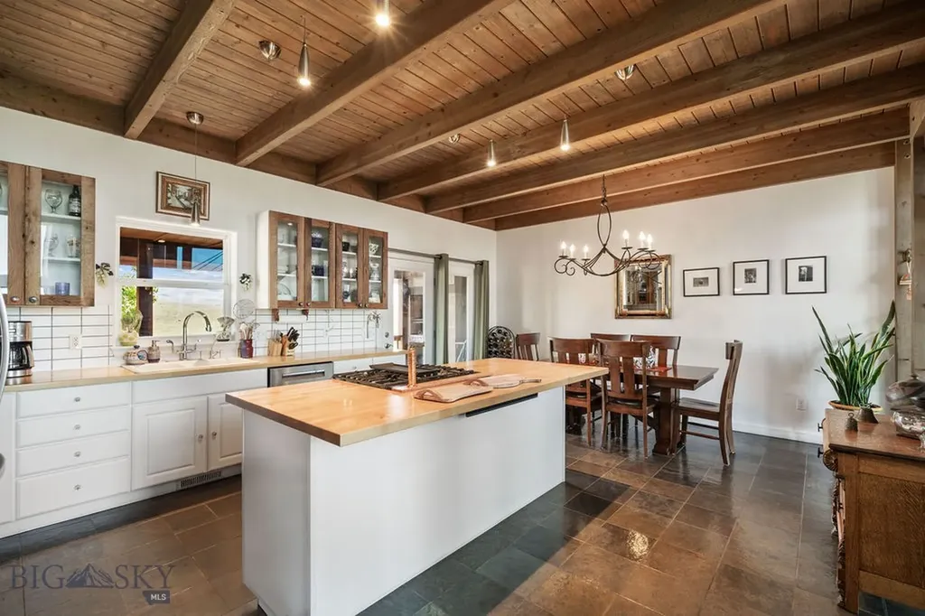 18 Cactus Ridge Road Twin Bridges MT 59754
