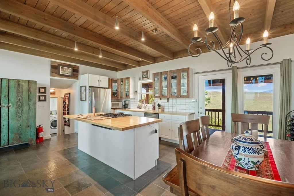 18 Cactus Ridge Road Twin Bridges MT 59754