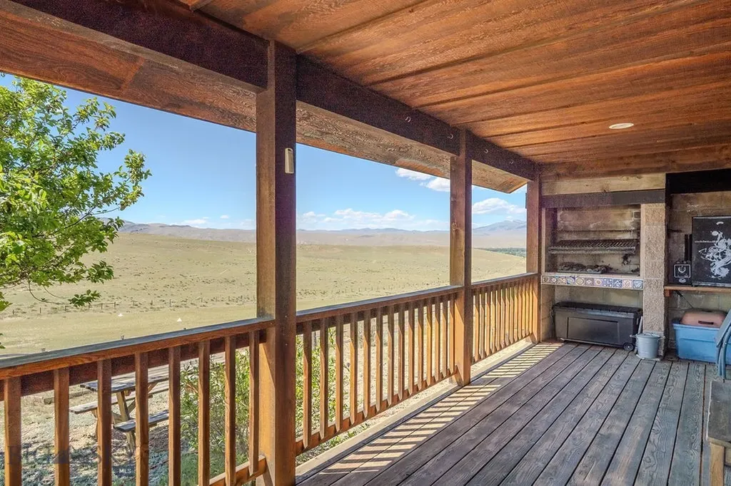 18 Cactus Ridge Road Twin Bridges MT 59754
