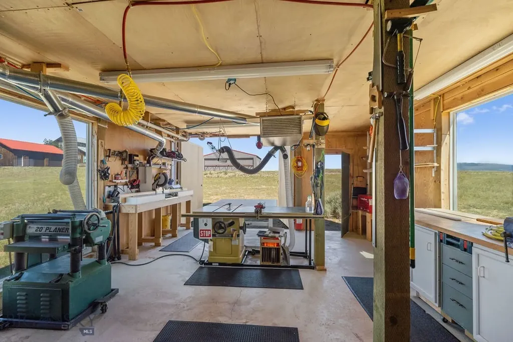 18 Cactus Ridge Road Twin Bridges MT 59754