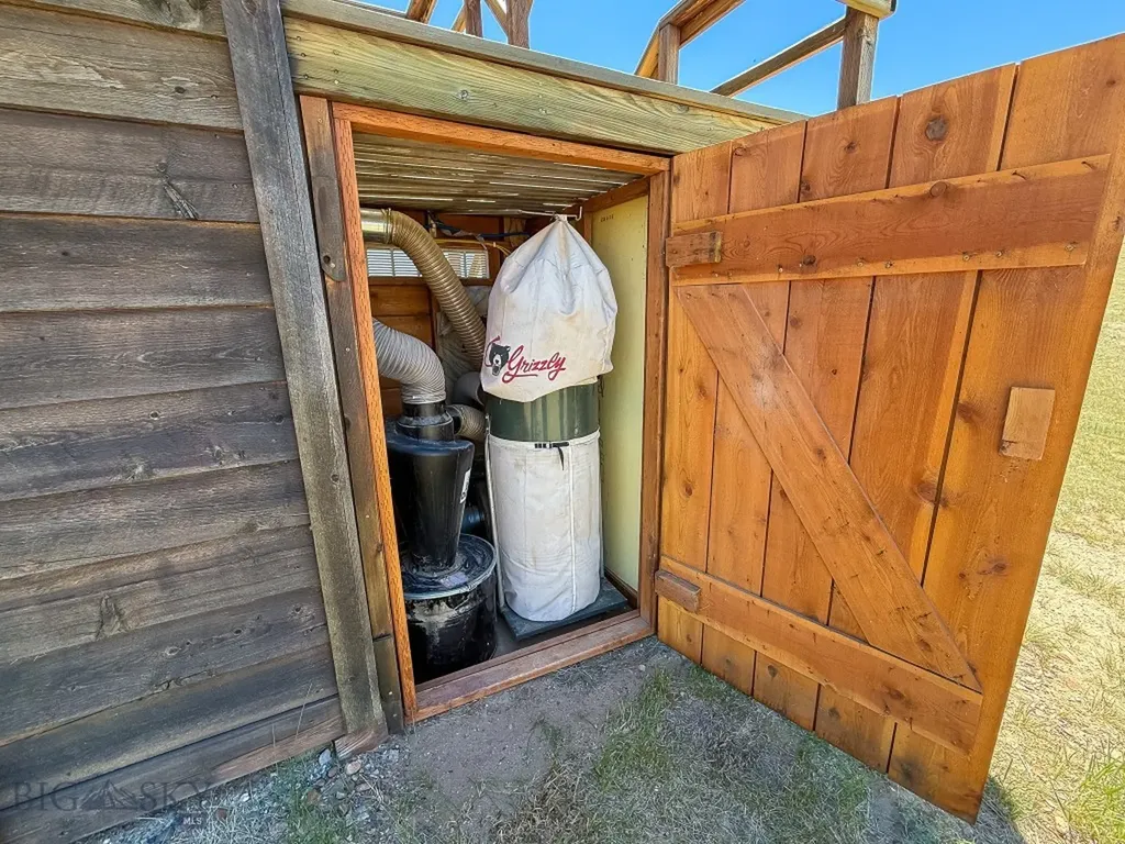 18 Cactus Ridge Road Twin Bridges MT 59754