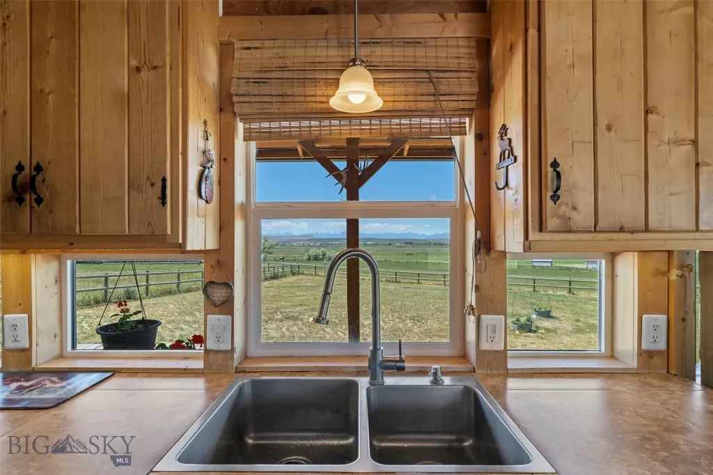 4625 Buffalo Jump Three Forks MT 59752