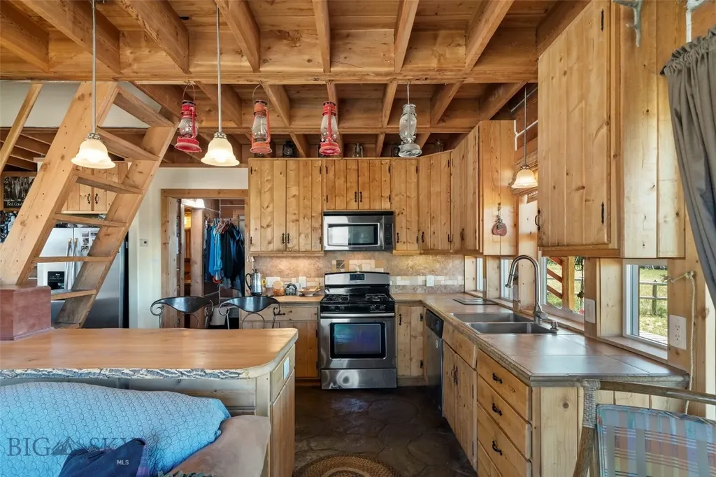 4625 Buffalo Jump Three Forks MT 59752