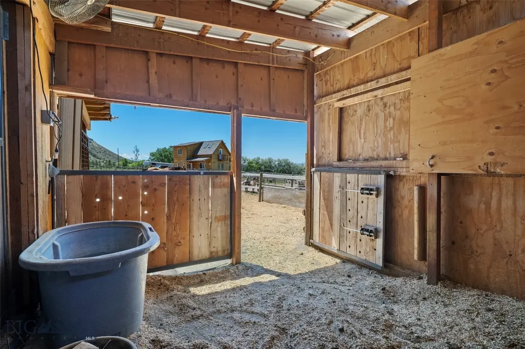 4625 Buffalo Jump Three Forks MT 59752