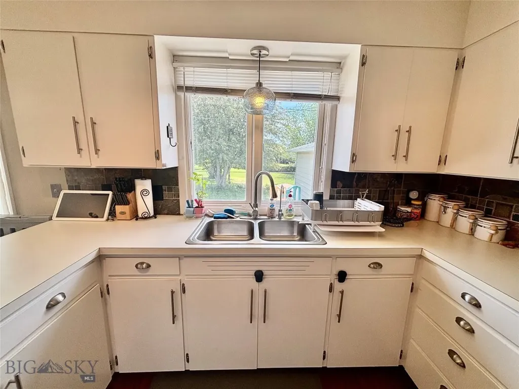 230 N Parkview Court Dillon MT 59725