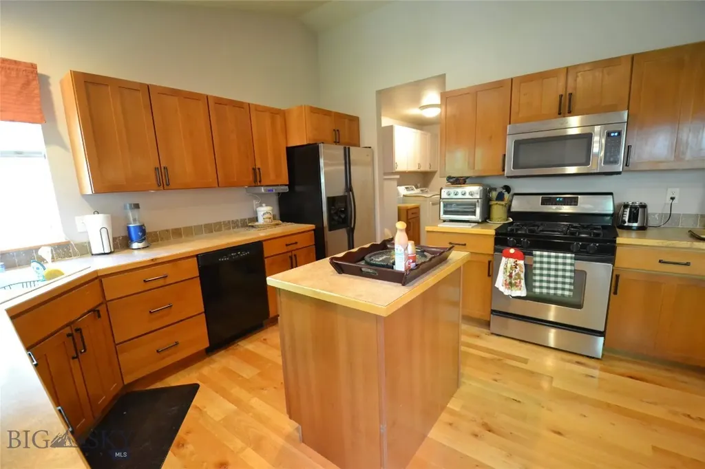 903 Kermit Court Belgrade MT 59714